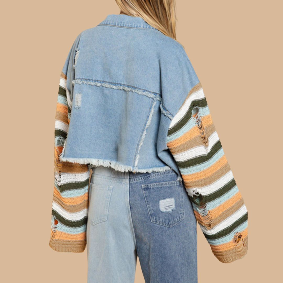 Sienna - Verwaschene Jeansjacke mit Bunten Strickärmeln