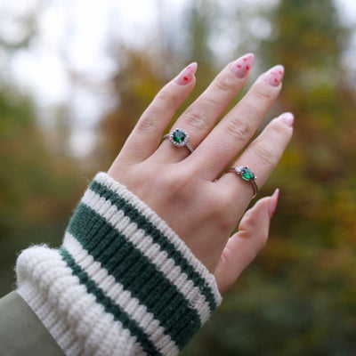 Verde - Schlanker Ring mit Zweifach-Edelstein-Design