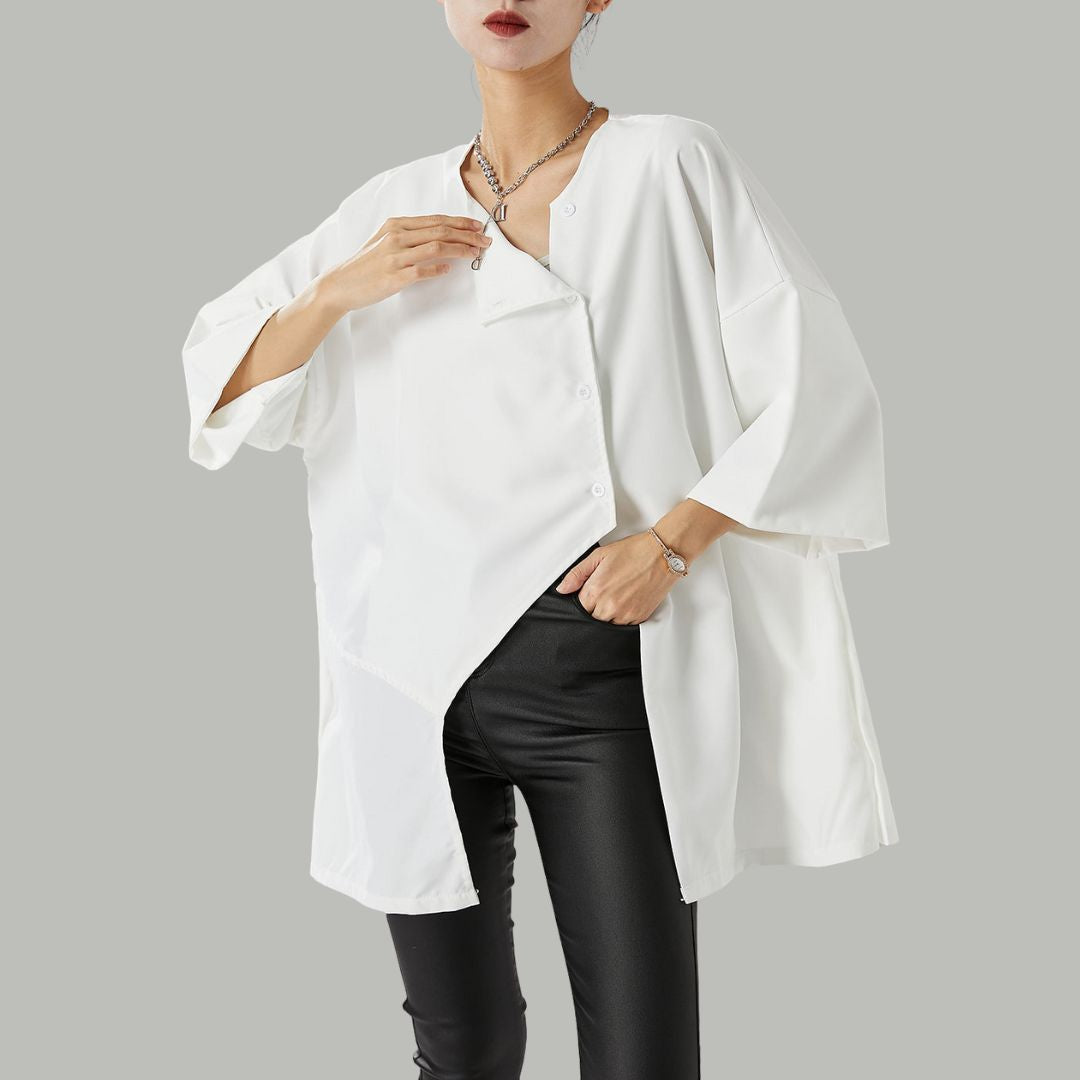 Thalia - Moderne Asymmetrische Bluse mit Knopfleiste