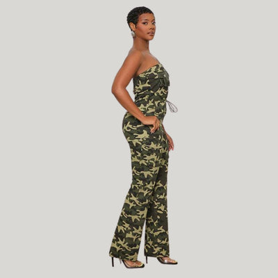 Carmen - Trägerloser Tarnmuster-Cargo-Jumpsuit