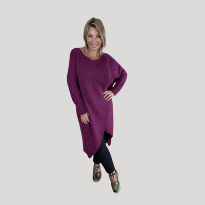 Evelyn - Asymmetrischer Saum-Pullover in Pflaume