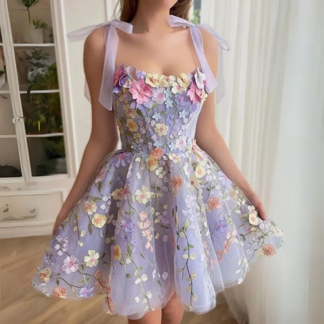 Delilah - Tüll-Cocktailkleid mit floralen Applikationen