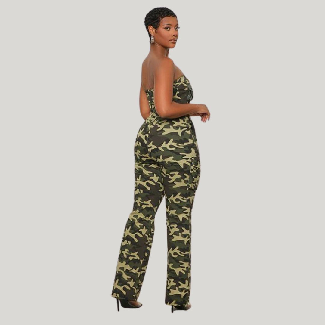 Carmen - Trägerloser Tarnmuster-Cargo-Jumpsuit