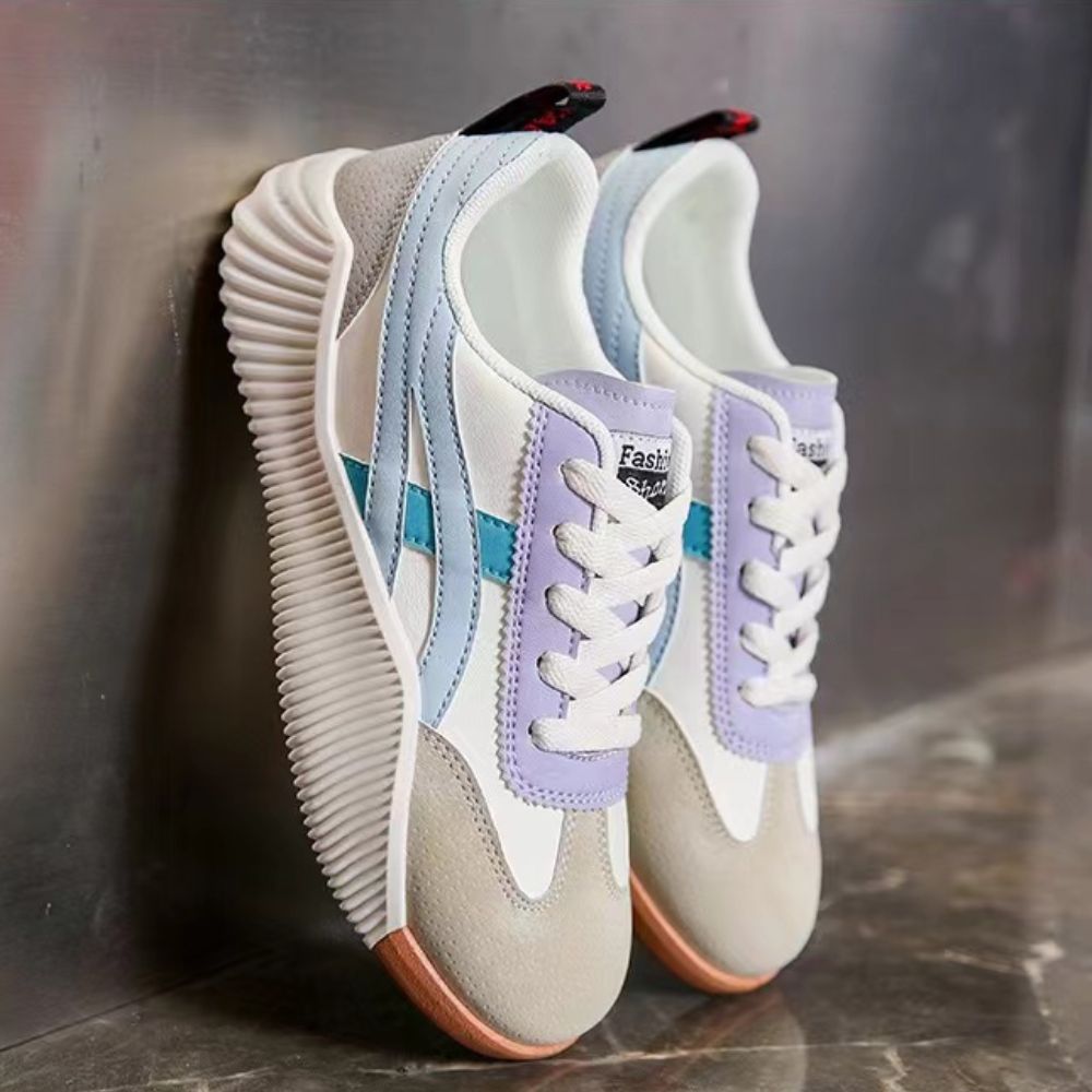 Lila - Sportliche Plateau-Sneaker mit Pastellakzenten