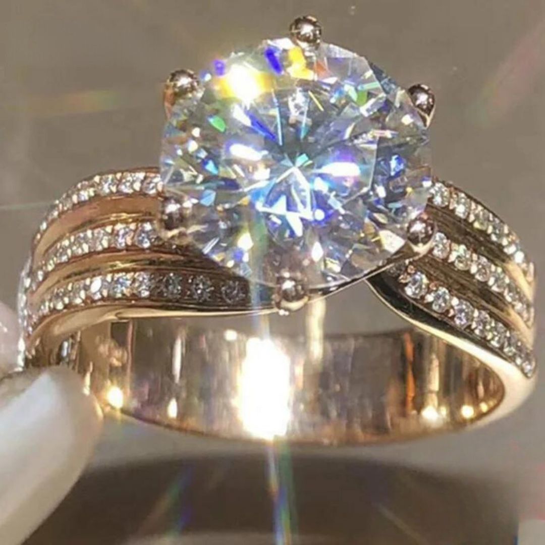 Viviana - Sterling Silber Ring mit funkelnden Zirkonia-Akzenten