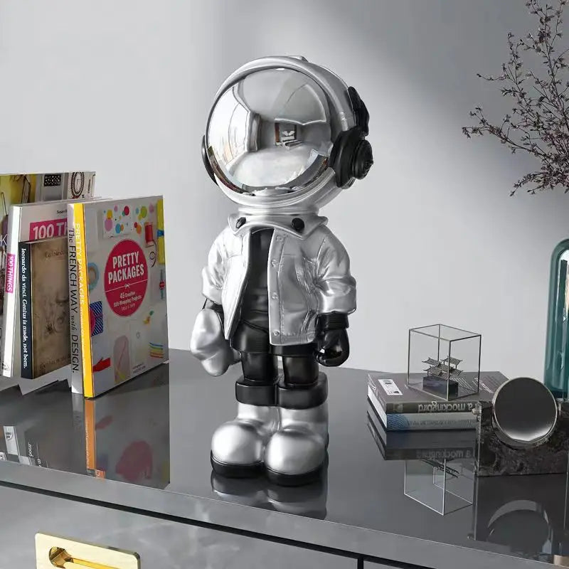 Nomad - Moderne Astronautenfigur mit Helm