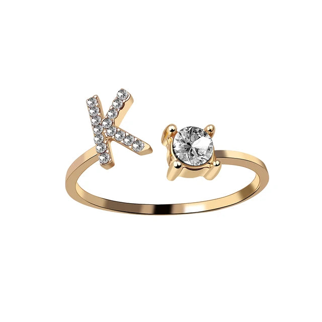 Ava - Personalisierter Initialen-Ring mit Solitär-Diamant