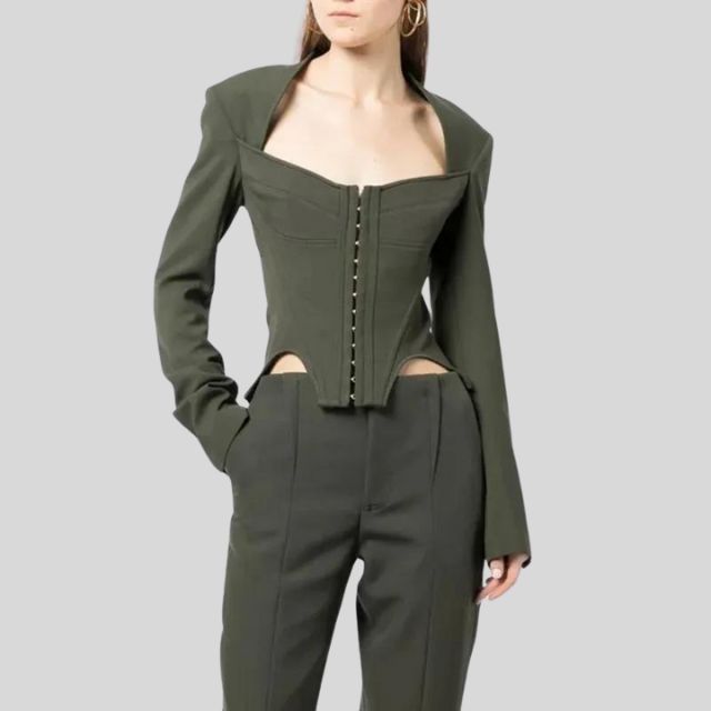 Lorelei - Moderner Blazer mit Ausschnitten und Hakenverschluss