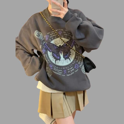 Evelyn - Oversized-Sweatshirt mit mystischem Schmetterlingsdruck