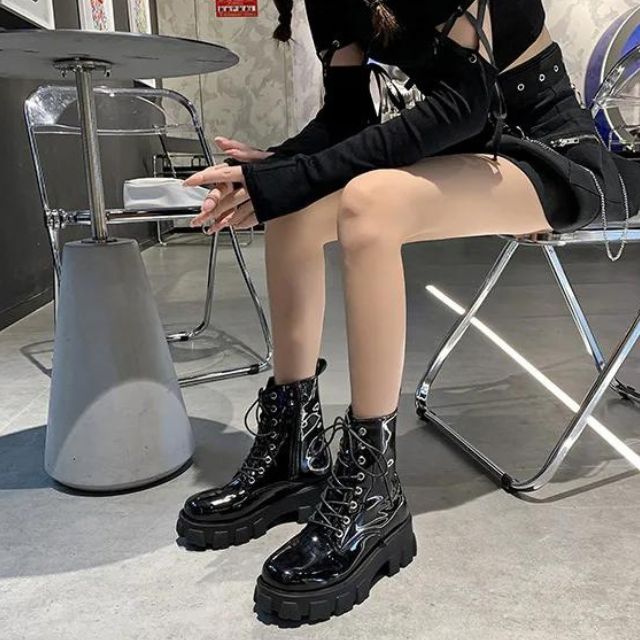 Bianca - Punk-Stil Plateaustiefel mit Perlenkettenakzent