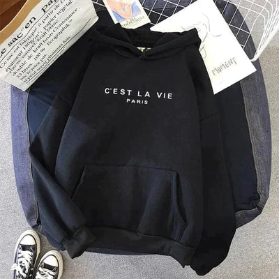 Vivienne - Lässiger Hoodie mit Fronttasche und Schriftzug