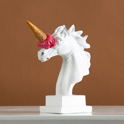 Halia - Verspielte Einhorn-Skulptur mit Eiscreme-Horn